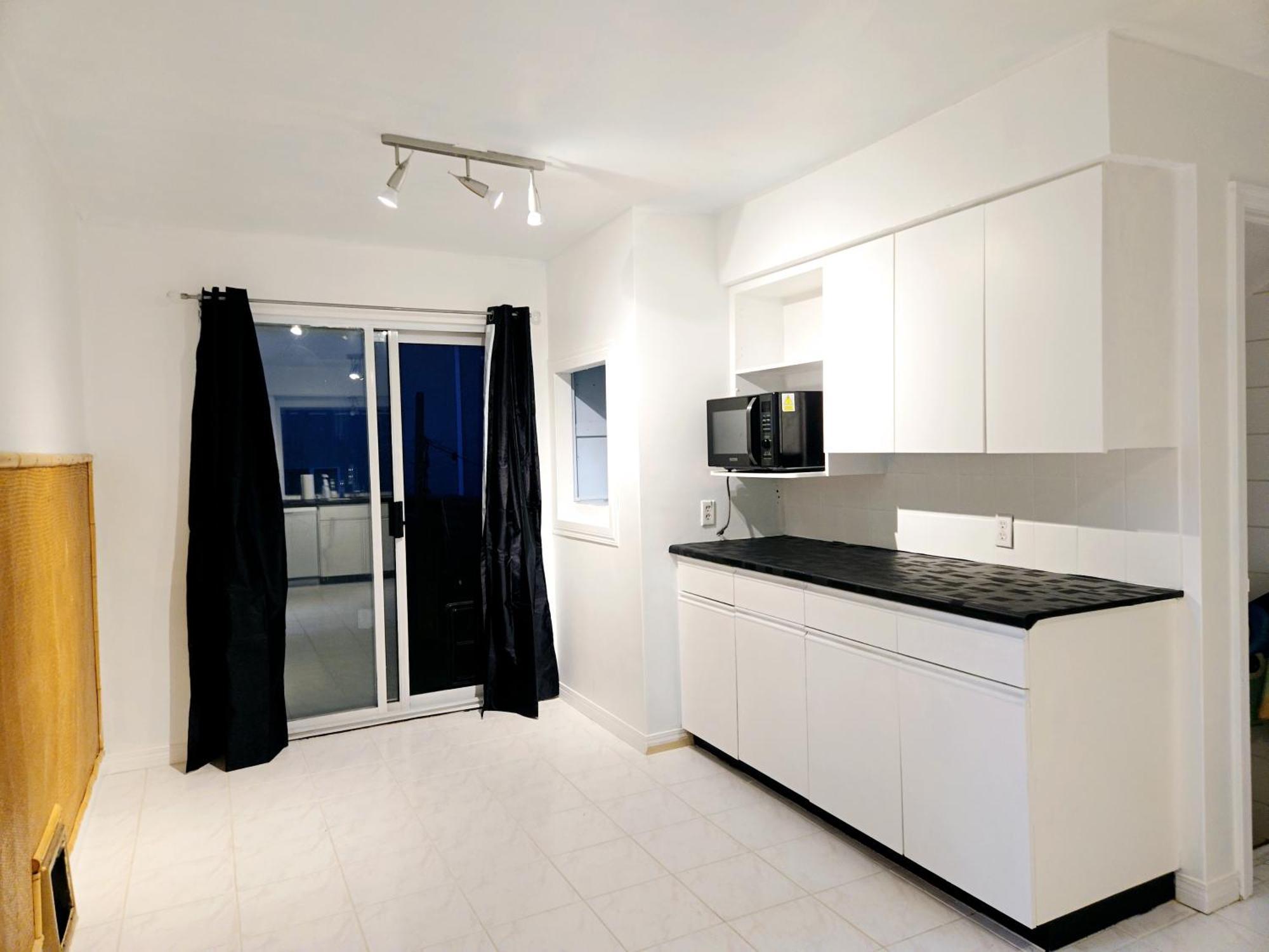 Lovely Cozy Room! With Attached Private Bath In The Heart Of Vancouver! Private Parking & Self Check-In! Bagian luar foto